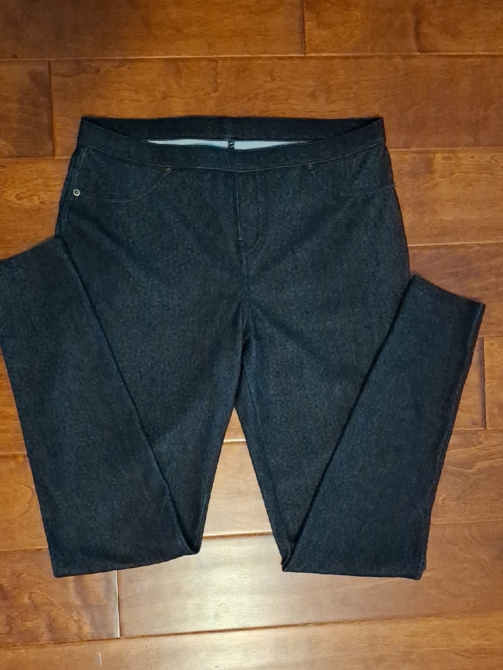 Simply Vera Vera Wang Gray Interior Knit Top
